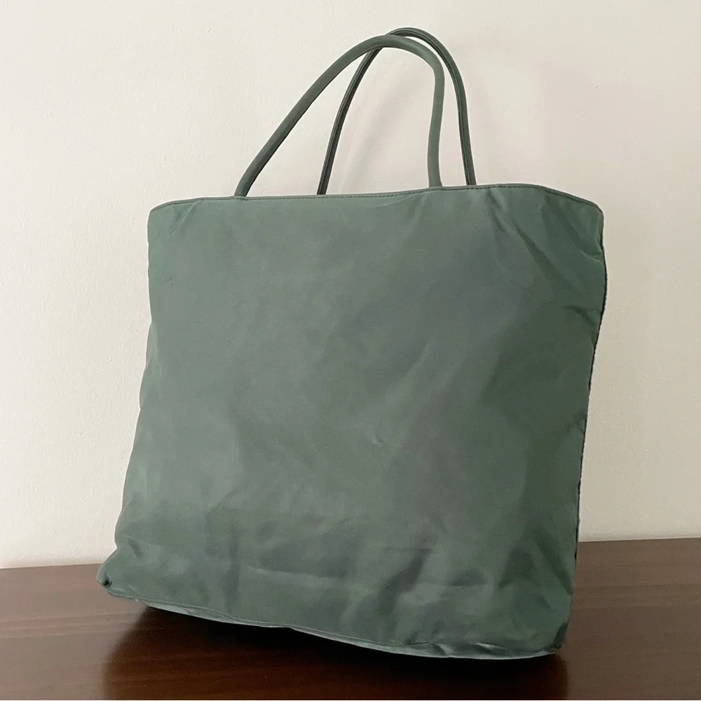 ❤️SOLD❤️Prada green Tessuto city triangle logo nylon zip tote bag vintage - Picture 3 of 12